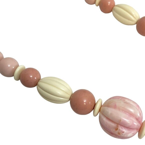 Vintage Avon Necklace Pink / Cream Beads 26" Long Retro Accessory - Picture 9 of 11
